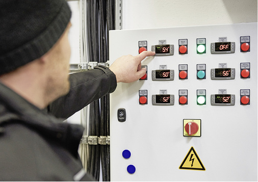 Als Regelungskonzept wurden Kühlstellenregler aus dem Hause Dixell 
installiert. Diese Regler können auf Wunsch mit einem Erweiterungsmodul 
untereinander vernetzt und auf ein Überwachungssystem aufgeschaltet werden.


