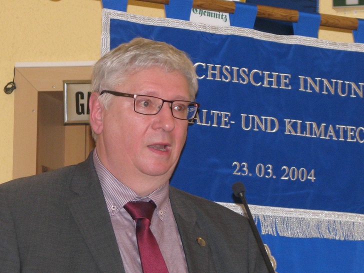 Obermeister Wilfried Otto bei seinem Bericht - © Foto: UA
