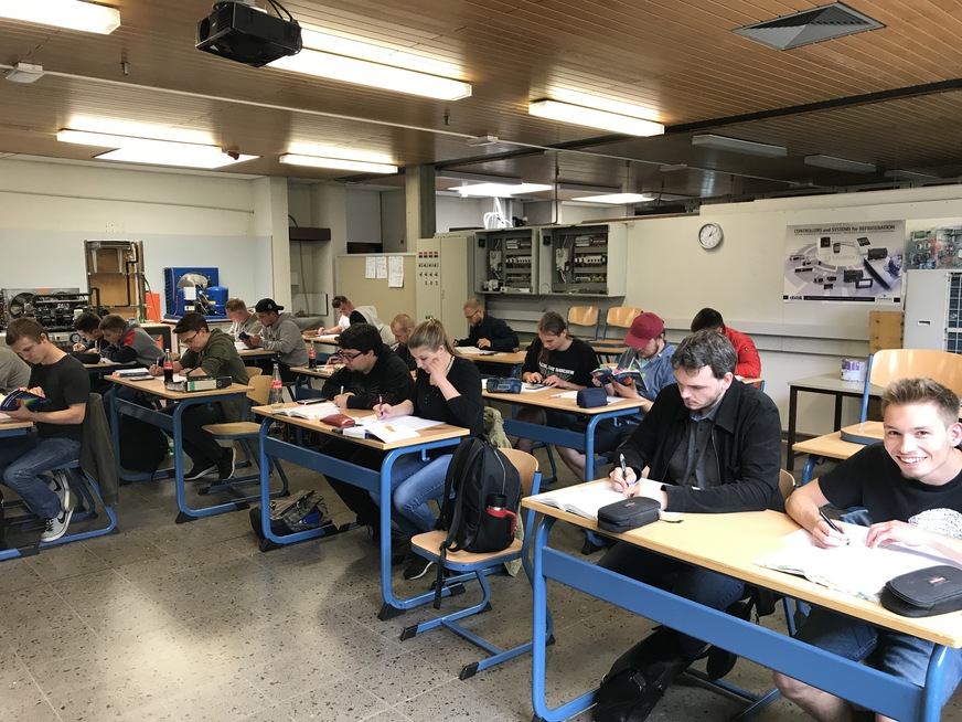 Einige von den Azubis mussten im Anschluss direkt noch eine Arbeit schreiben. Tapfer!