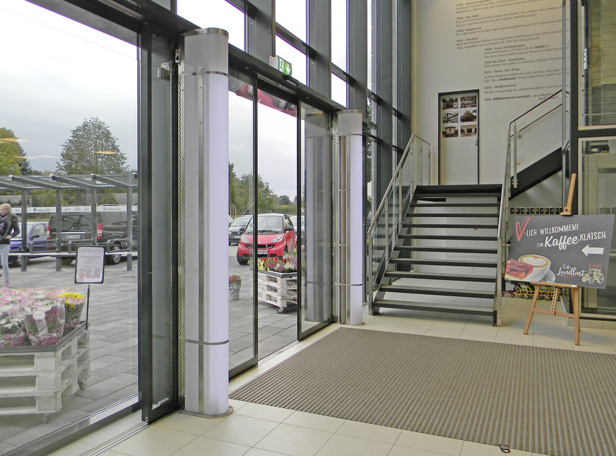 Eingangsbereich eines Lebensmittelgeschäftes