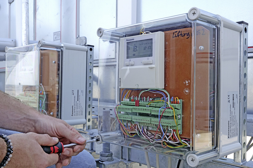 Der DX-Kit steuert die Vorkonditionierung der Zuluft im Direktverdampferprinzip.