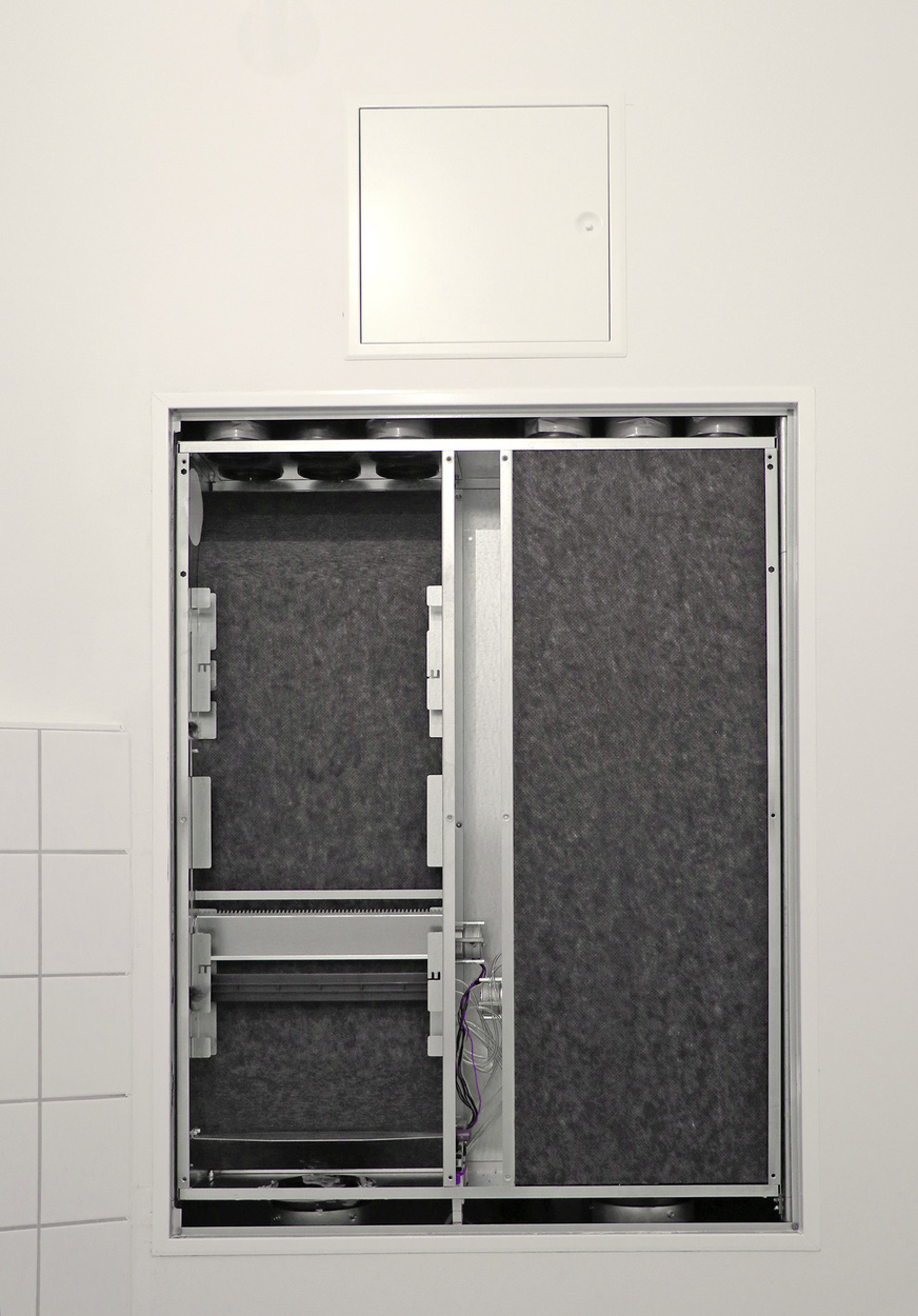 Geräuschlos und unsichtbar lüften: Die Boxen werden mit Trockenbauwänden verkleidet.