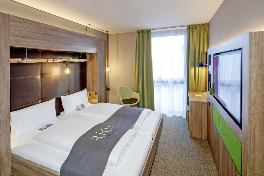 Das Hotel hat 60 Gästezimmer mit insgesamt 132 Betten. Jedes Zimmer kann individuell und energiesparend klimatisiert werden.