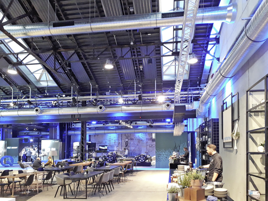 Heute sind die sanierten Wagenhallen eine beliebte Off-Location in Stuttgart mit Gastronomie-Bereich.