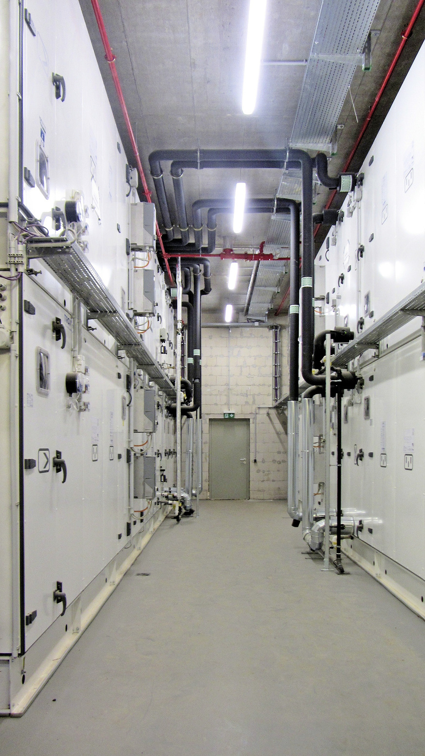 Technikzentrale für den Veranstaltungsbereich. Von dort wird die Luft direkt in die Veranstaltungshalle und in das Foyer verteilt.