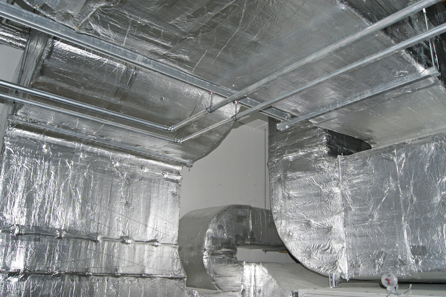 Durch ihre Flexibilität eignet sich die Lamellenmatte auch für unregelmäßige Oberflächen, unterschiedliche Querschnitte und komplexe Geometrien.