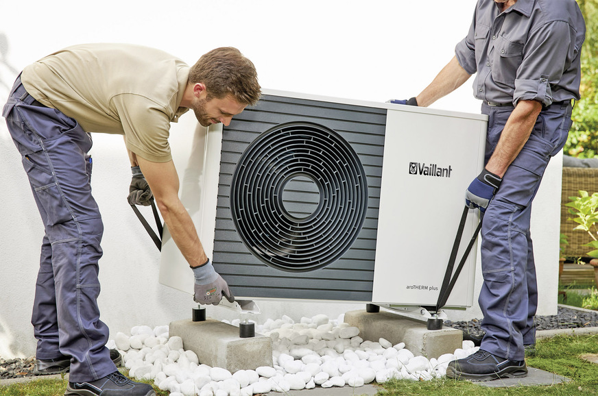 Bei einer neuen Wärmepumpen-Generation sollen sich Planung, Installation und Service nah an den bekannten Wärmepumpensystemen orientieren, damit für das Fachhandwerk prinzipiell alles genauso einfach wie bisher bleibt.