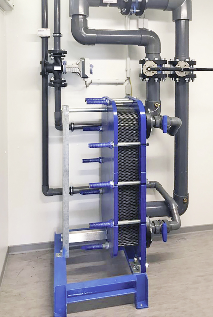 Wenn es richtig heiß wird, bietet der Plattenwärme­tauscher extra Sicherheit. Bedarfsgerecht mit Zusatzwasser durchströmt fängt er Spitzenlasten ab.