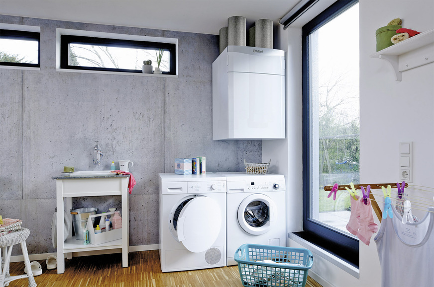 Eine Anlage zur kontrollierten Wohnraumlüftung ist aufgrund der nahezu luftdichten Gebäudehüllen im Neubau quasi unabdingbar geworden, um Schimmelschäden zu vermeiden und keine Wärmeenergie durch Fensterlüftung zu verlieren.