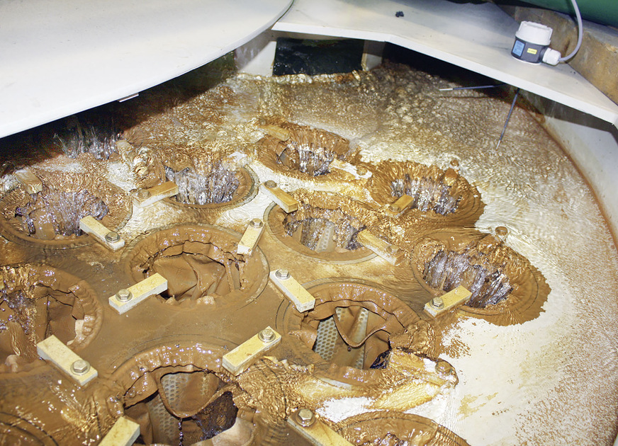 Was diese Filter zurückhalten, kann die Produktion nicht mehr beeinträchtigen. Die Feststofffracht in der Rohrextrusion ist hoch - für Reisner-Vollstrom-Rücklauffilter kein Problem.