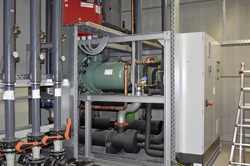 Bild 4: Kältemaschine mit Schaltschrank und Elektroerhitzer, Hersteller Compact Dresden.