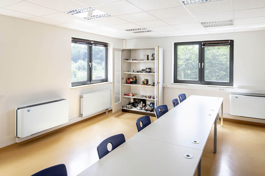 Truhengeräte von Daikin sorgen für ein angenehmes Komfortklima in den Schulungsräumen und unterstützen das Konzentrationsvermögen der Auszubildenden der BFS in Maintal während des Unterrichts.