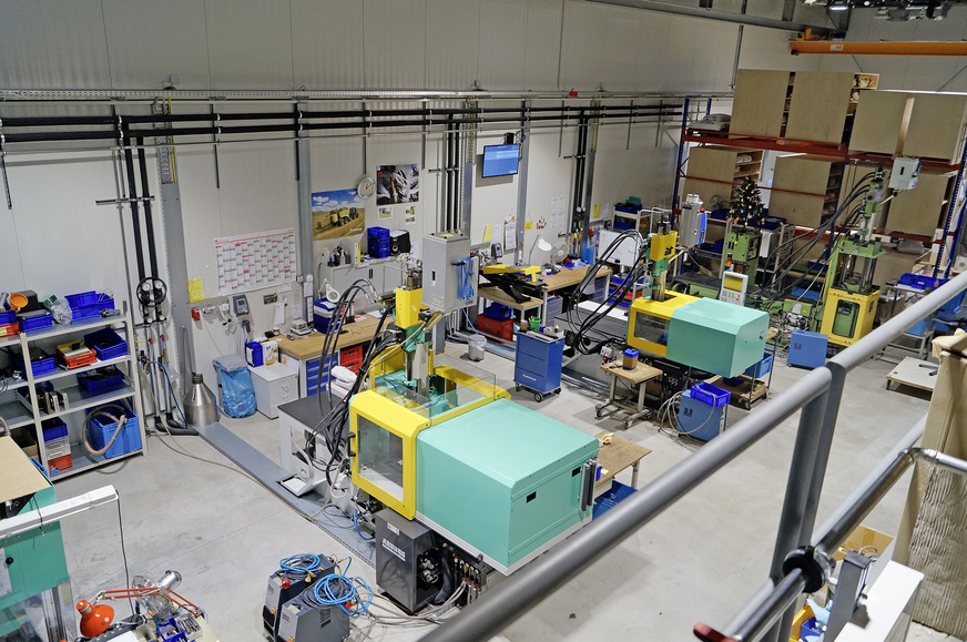 Die Kunststoffspritzgussmaschinenhalle im Werk 2