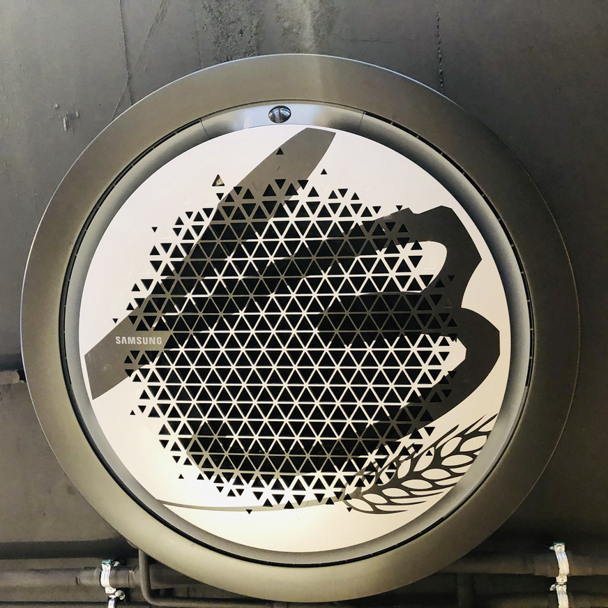 Die Paneelen wurden mit dem Logo der Bäckerei Leitner versehen.