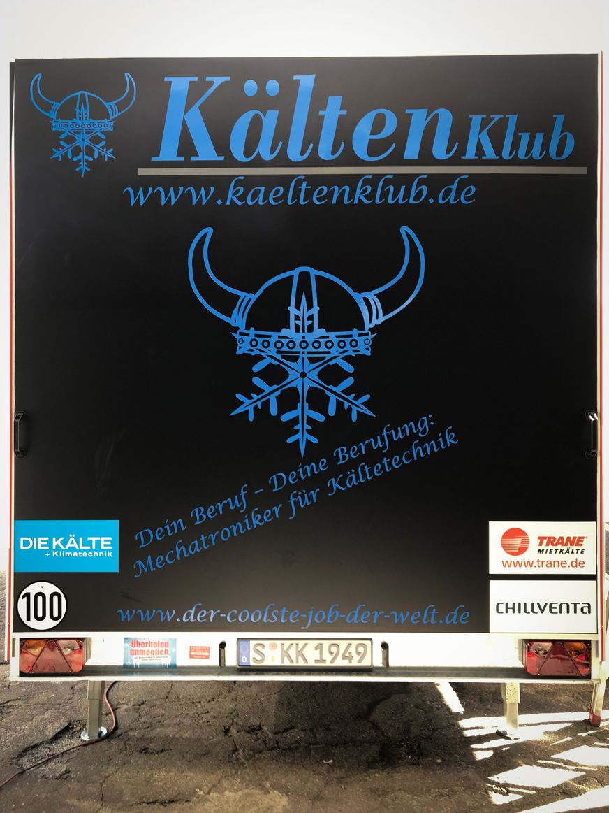 Am ersten Tag war die Heckseite fertig.