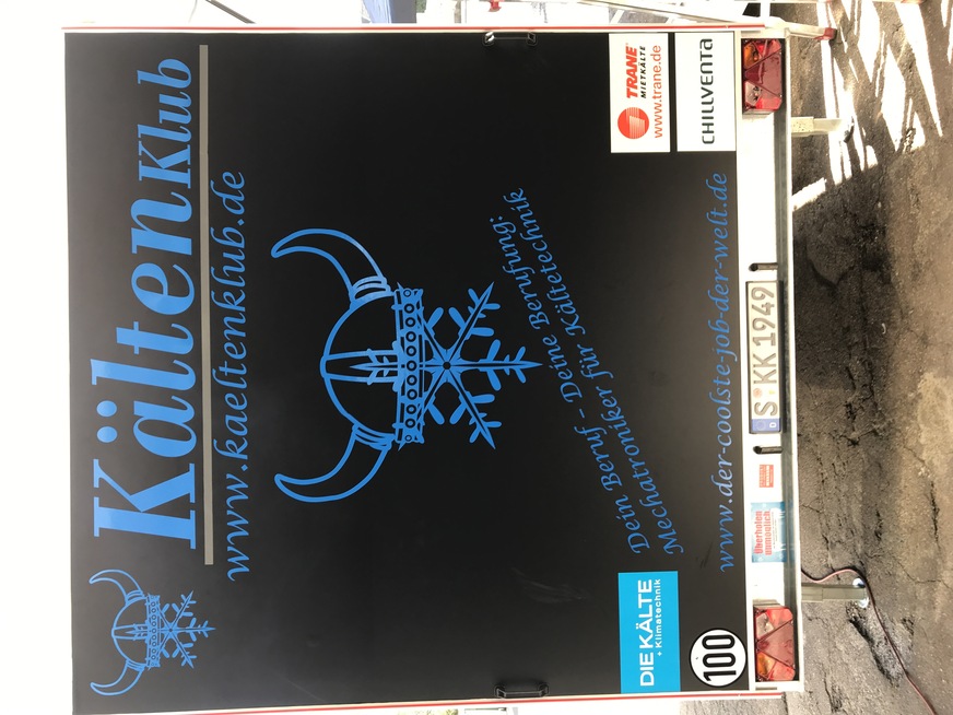 Am ersten Tag war die Heckseite fertig.