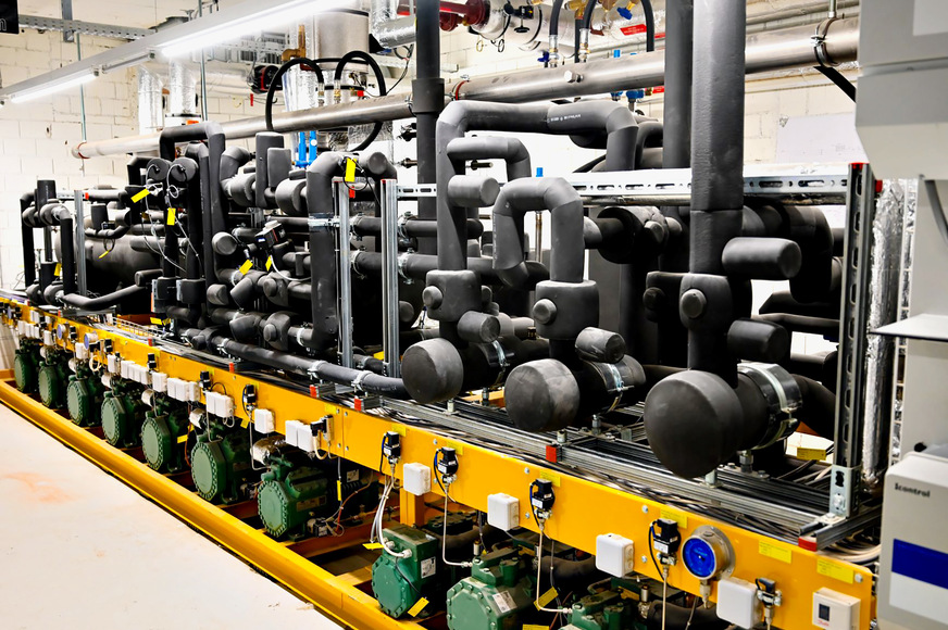 Die Leistungen der Kälteanlage bzw. der reversiblen CO2 Wärmepumpen sind auf den Bedarf des Detailhandels ausgelegt.