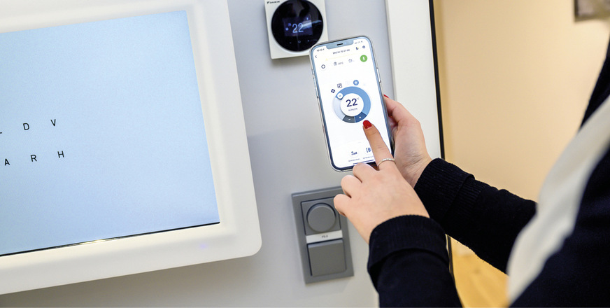 Mit der Madoka Assistant App können Einstellungen wie Zeitplan und Sollwertbegrenzung über das Smartphone getroffen werden.