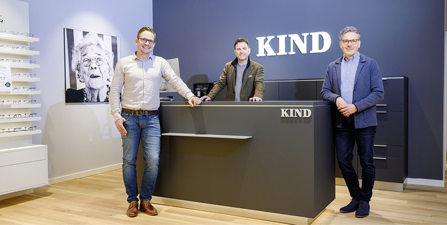 v.l.n.r.: Daniel Begere (Kälte-Klima GmbH Bertuleit & Müller), Ansgar Hellmich (Head of Architecture/Storedesign bei Kind Hörgeräte GmbH) und Dirk Sager (Key Account Manager bei Daikin Germany)