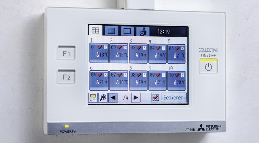 Die Zentralsteuerung AT-50B ist für City Multi-Anlagen entwickelt und liefert mit nur drei Tasten und einem berührungssensitiven LCD-Bildschirm höchsten Bedienkomfort auf kleinstem Platz.