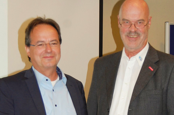 Nach mehr als 10 Jahren wurde Geschäftsführer Dr. Matthias Schmitt (li.) verabschiedet.