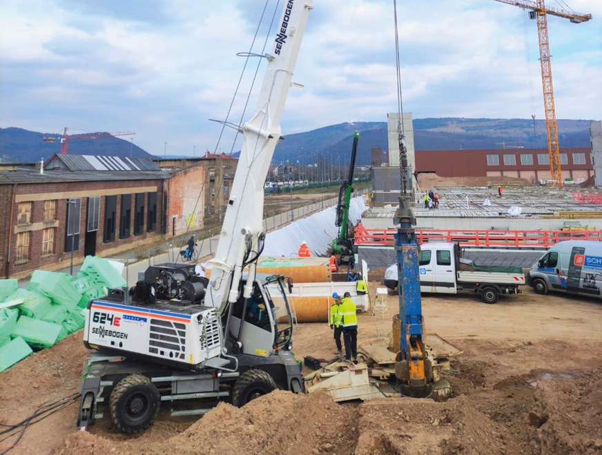Sofern die lokale Geologie über einen Grundwasserleiter verfügt, werden Probebohrungen vorgenommen, um einerseits die Tiefe und Fließrichtung des Grundwassers festzustellen sowie andererseits dessen chemische Werte zu analysieren.