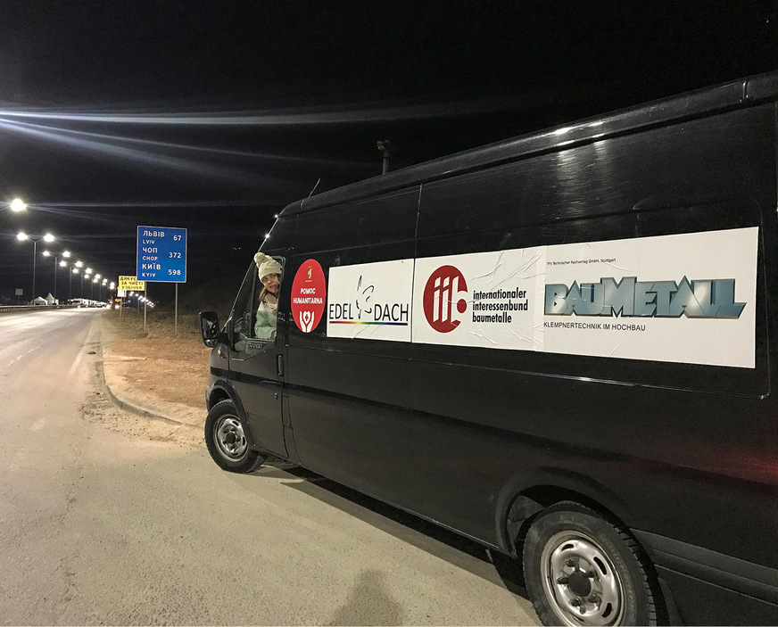 An der polnisch-ukrainischen Grenze werden die Hilfsgüter übergeben