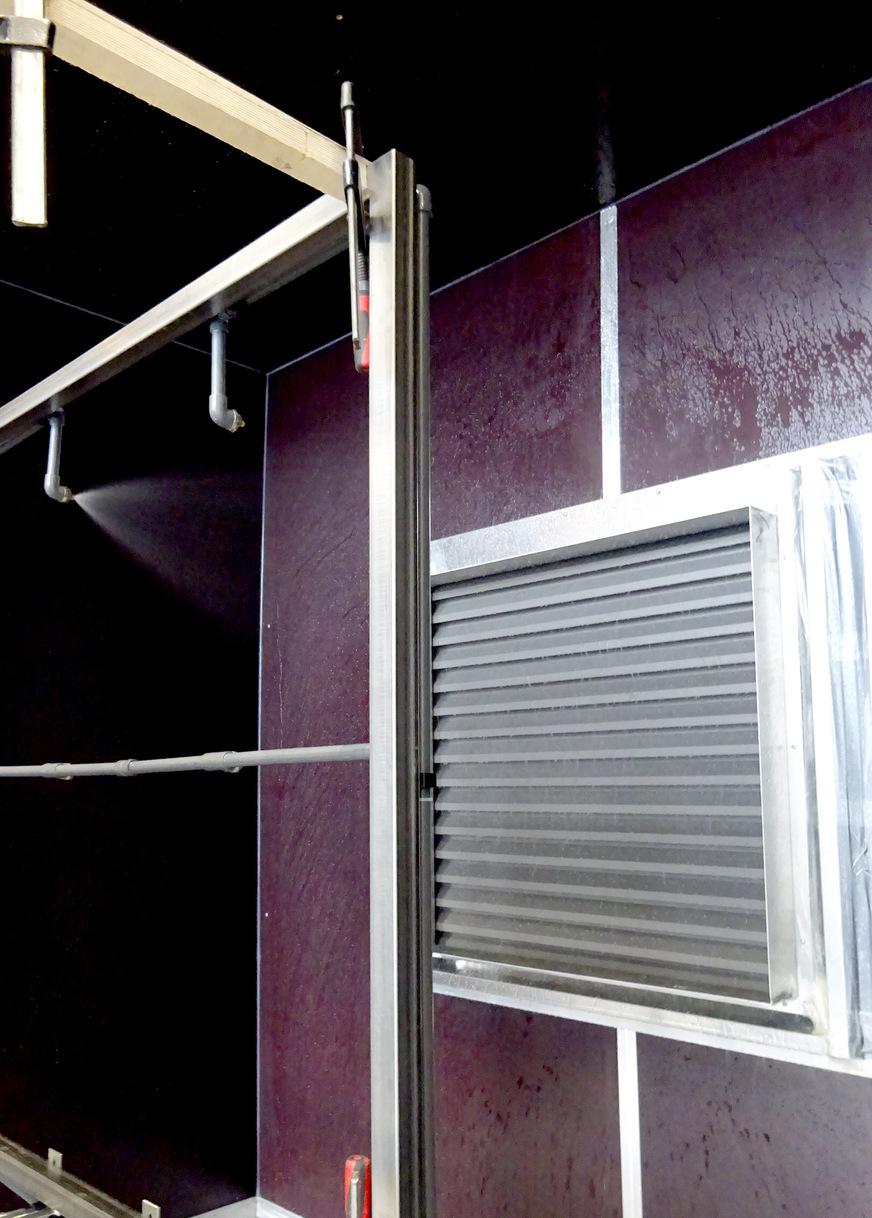 Nahansicht des Gitters bei der Beregnung mit Wasser