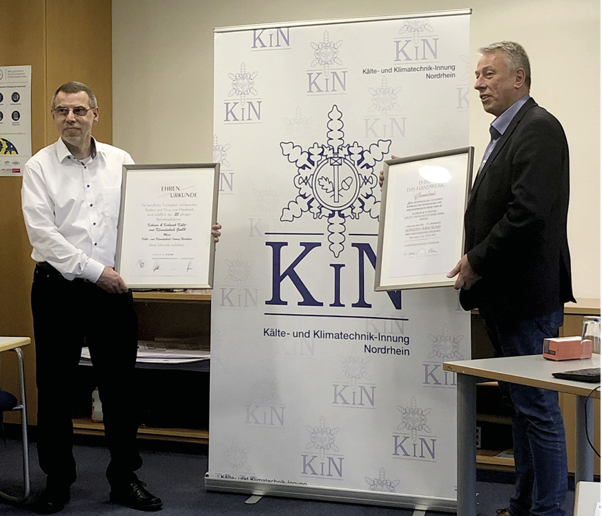 Obermeister Kehrein wird für sein 25jähriges Betriebsjubiläum geehrt