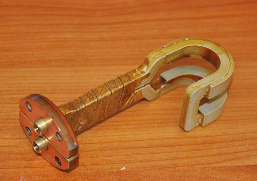 Die offenen Induktorgeometrien der „Hookyduktor“-Serie erlauben das Löten von Rohrverbindungen, bei denen ein Kreislauf geschlossen wird, sodass ein einfacher Ringinduktor nicht mehr herauskäme.