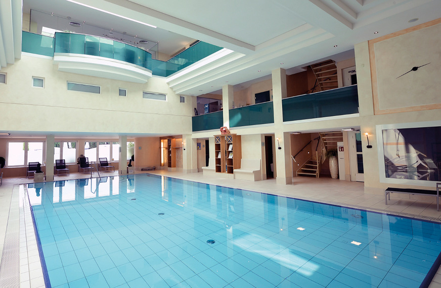 Der Kundenwunsch, das hauseigene Schwimmbad durch Wärmerückgewinnung zu beheizen, wurde erfolgreich realisiert.