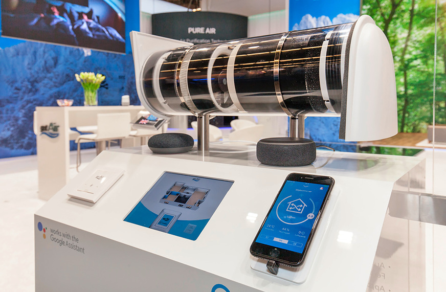 Dieses 2019 vorgestellte Wohnraumlüftungssystem ist per App- und Sprachsteuerung mit Alexa von Amazon und per Google Assistant bedienbar. Zukünftig sollen alle Systeme des Herstellers in jedes gängige Smart Home System integriert werden können.