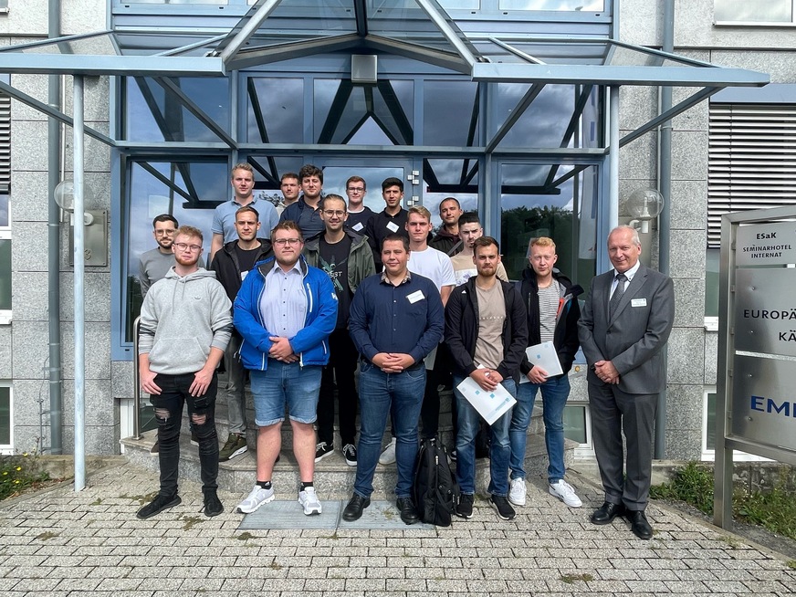 ESaK Studenten und Praxispartner