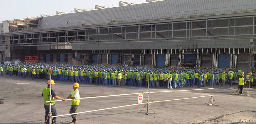 Der Toolbox-Talk: Die morgendliche Ansprache an die Massen erinnert an einen schlechten Film.