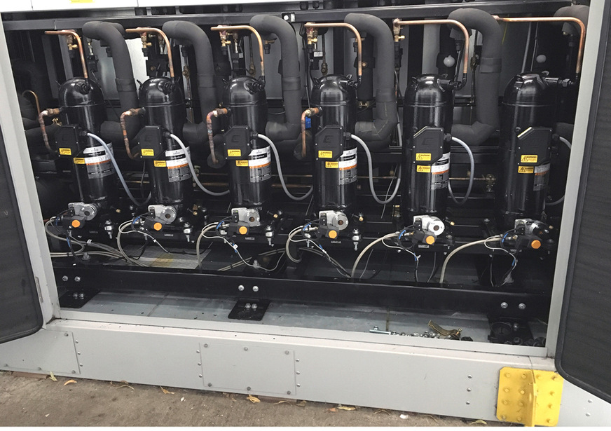 Das Herzstück der CO2-Boosteranlage bilden vier CO2-Scroll-MT-Verdichter mit DVI-Technologie und zwei CO2-Scroll-LT-Verdichter ohne Einspritzung.
