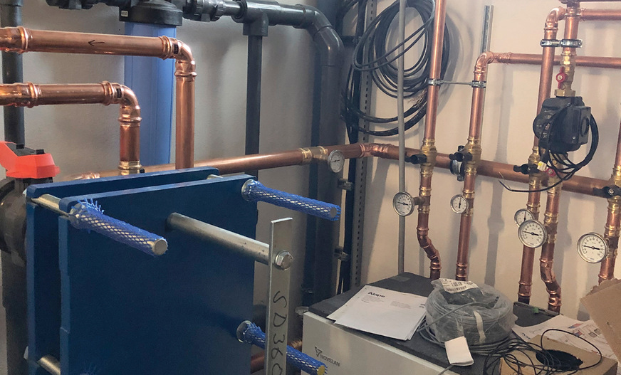 Blick in den Heizverteilerraum bei PID.