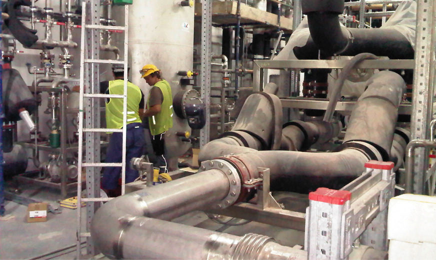 Eines der Sole-Pumpengestelle des NK-Kreises. Die Dimensionen machen es erforderlich, Handgriffe und Verbindungsstellen genau zu planen.