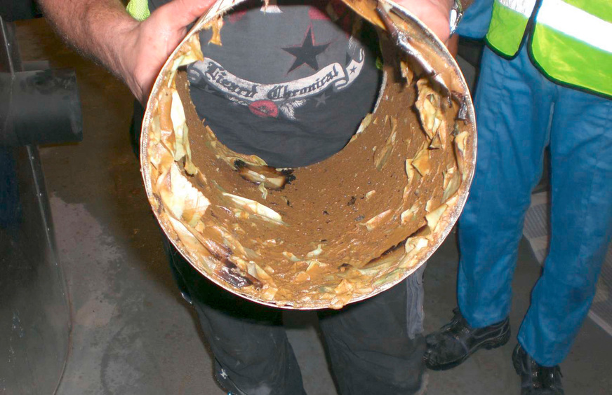 Der Fang des Tages, oder zumindest der Stunde. Die Siebfilter der ­Solepumpen können eine ganz eigene Geschichte erzählen.