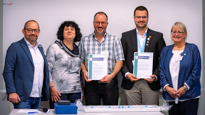 Auszeichnung und Ehrung (v.l.n.r.)Andreas Werner (Strang Kälte+Klimatechnik),Margit + Rainer Stiegen,Frederik Stiegen,Iris Wolf-Bormann (NKF Springe)