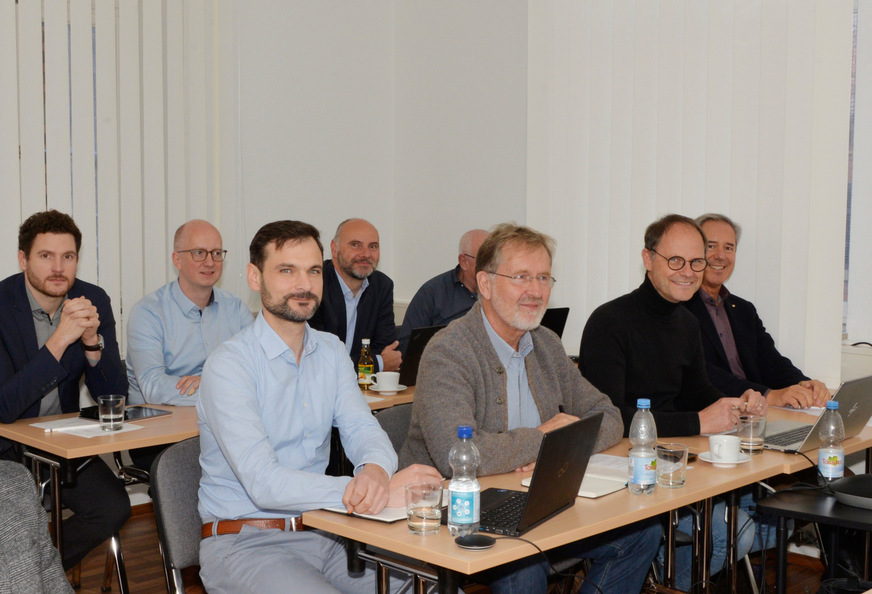 Vertreter von mehr als zehn Unternehmen tauschten sich beim Treffen der FGK-Arbeitsgruppe 03 