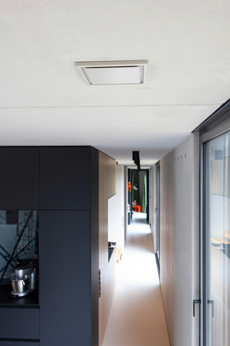 Die Wohnraumlüftung arbeitet ohne störende Geräusche und ihre dezenten Luftdurchlässe fügen sich harmonisch in das Raumbild ein.