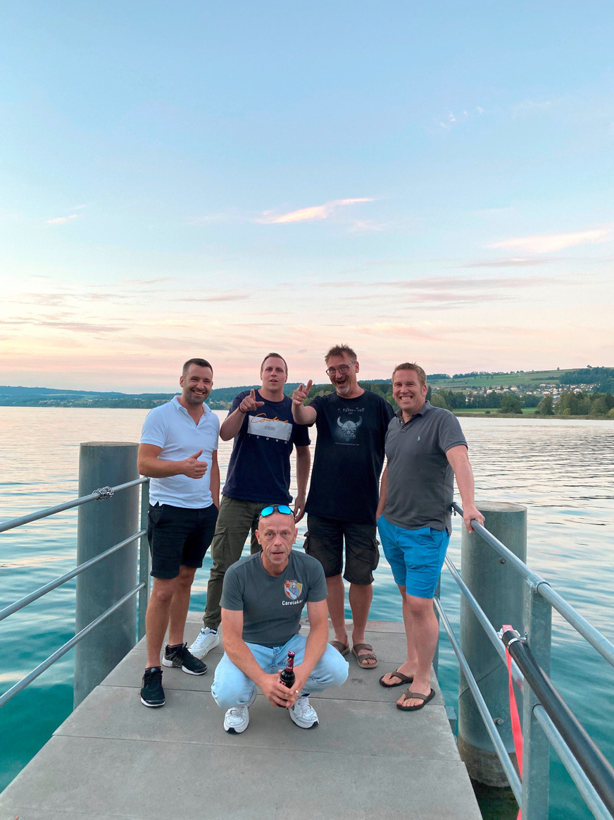 Tolle Freunde v. l.: Emanuel, Björn, Dirk, Benno und sitzend der Wolle