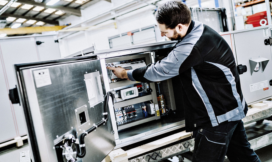 Die Regelung kann individuell nach Anforderung programmiert/para­metriert und im Werk getestet werden.