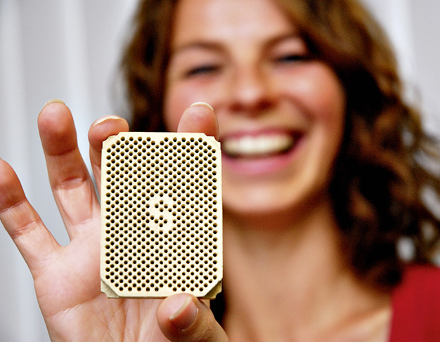 Schwank-Keramikplatte, das Kern­element des Dunkelstrahlers.