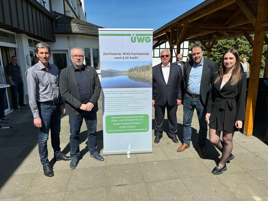 v.l.n.r.: Thomas Kleinehr (ÜWG-Vorsitzender), Olaf Baus (stellv. ÜWG-Vorsitzender und ÜWA-Mitglied), Karl-Heinz Thielmann (ÜWG-Geschäftsführer), Dr. Meinolf Gringel (ÜWA-Obmann), Melina Braun (ÜWG-Geschäftsstelle)