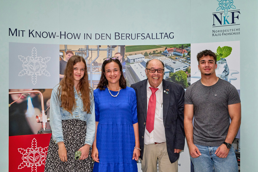 Verabschiedung R. Bertuleit im Beisein seiner Familie