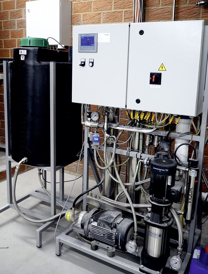 Wasseraufbereitung und Hochdruckpumpe des ML-Systems.