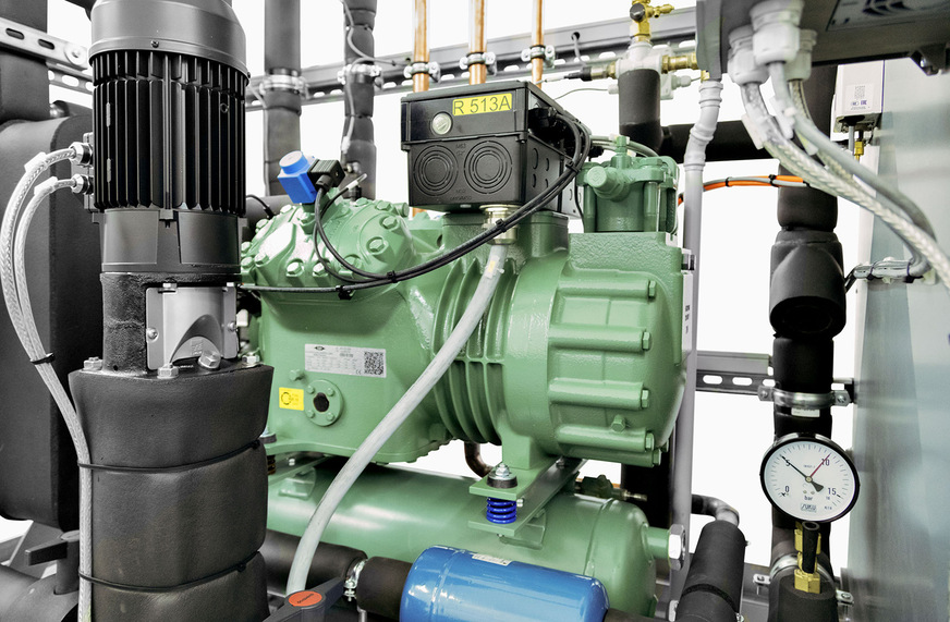 Das HKV-System ist mit einem stufenlos leistungsregelbaren Verdichter und einer ­frequenzgeregelten Hochleistungspumpe ausgestattet.