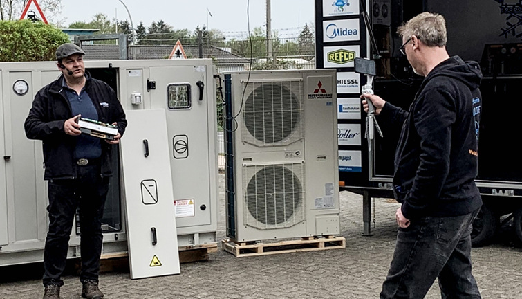 Es regnet in Hamburg. Ralf lässt sich vom Wetter aber nicht aufhalten.