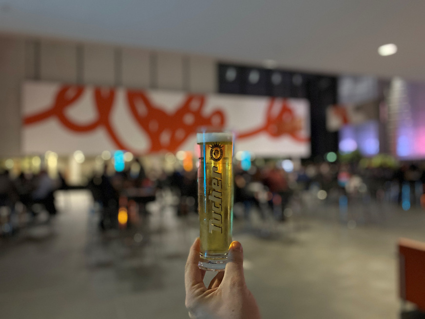 Das Feierabendbier beim Get-together des ersten Abends hatte sich jeder Teilnehmer redlich verdient.